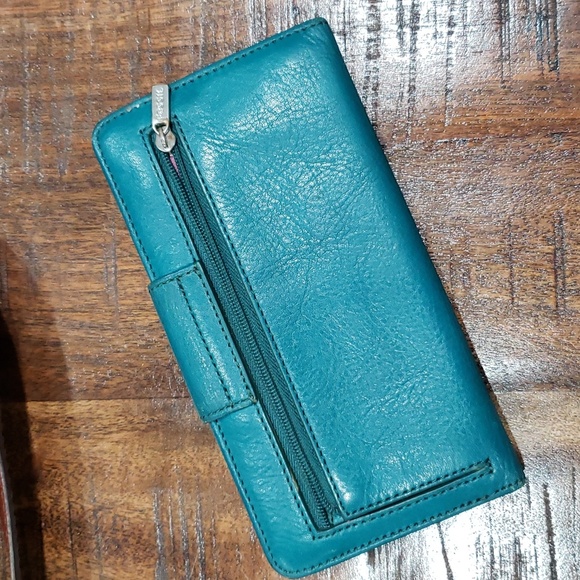 Fossil crossbody bucket style leather bag and wallet - Picture 13 of 14